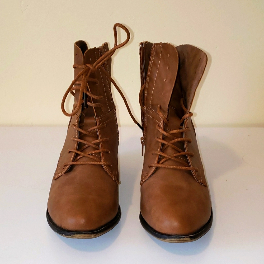 Boots - Picture 2 of 6